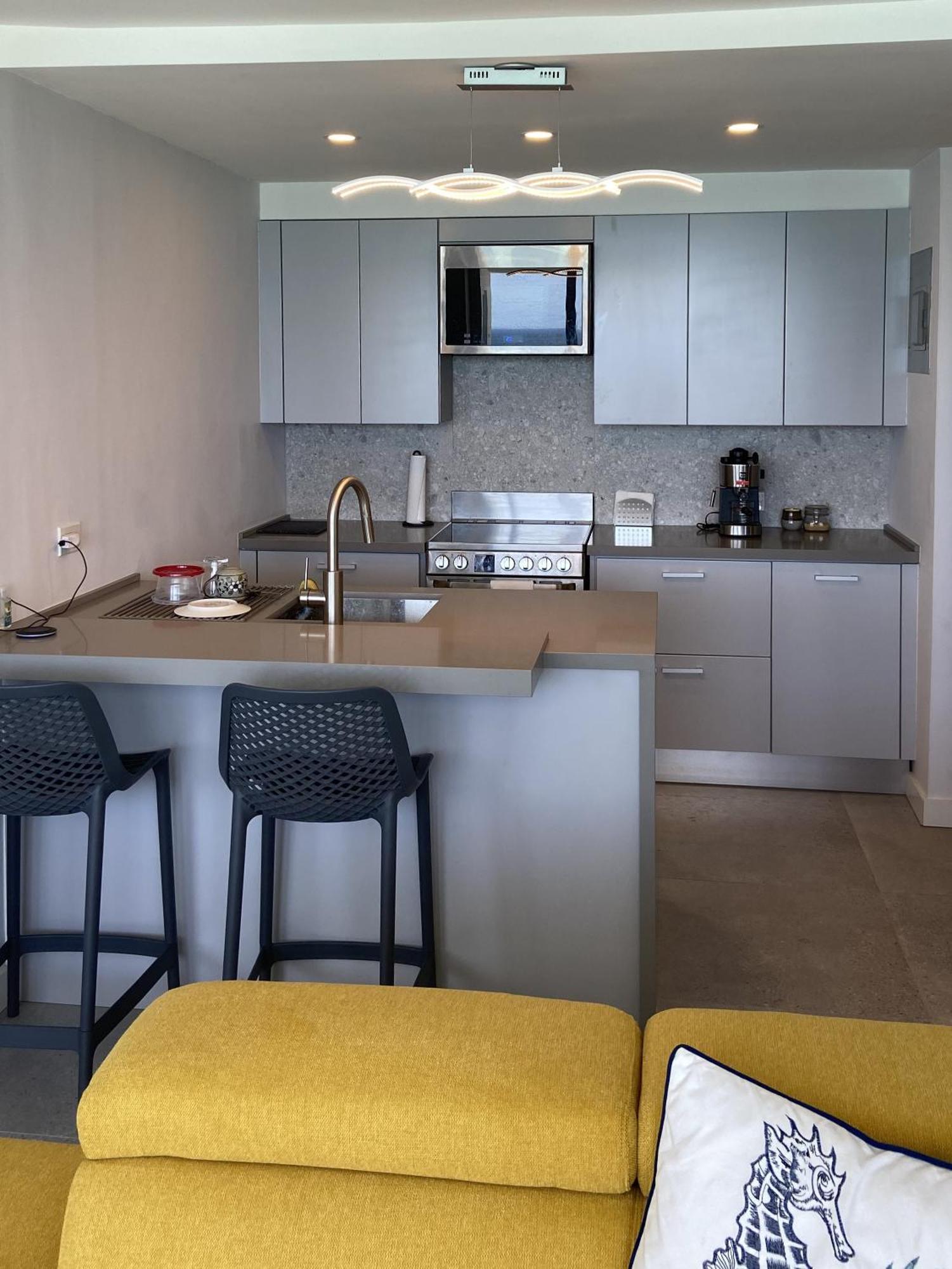 Kasa Blue Ocean - 2 Bed 2 Bath For 4 Ocean View Balcony Beachfront Condo Pool San Juan Esterno foto